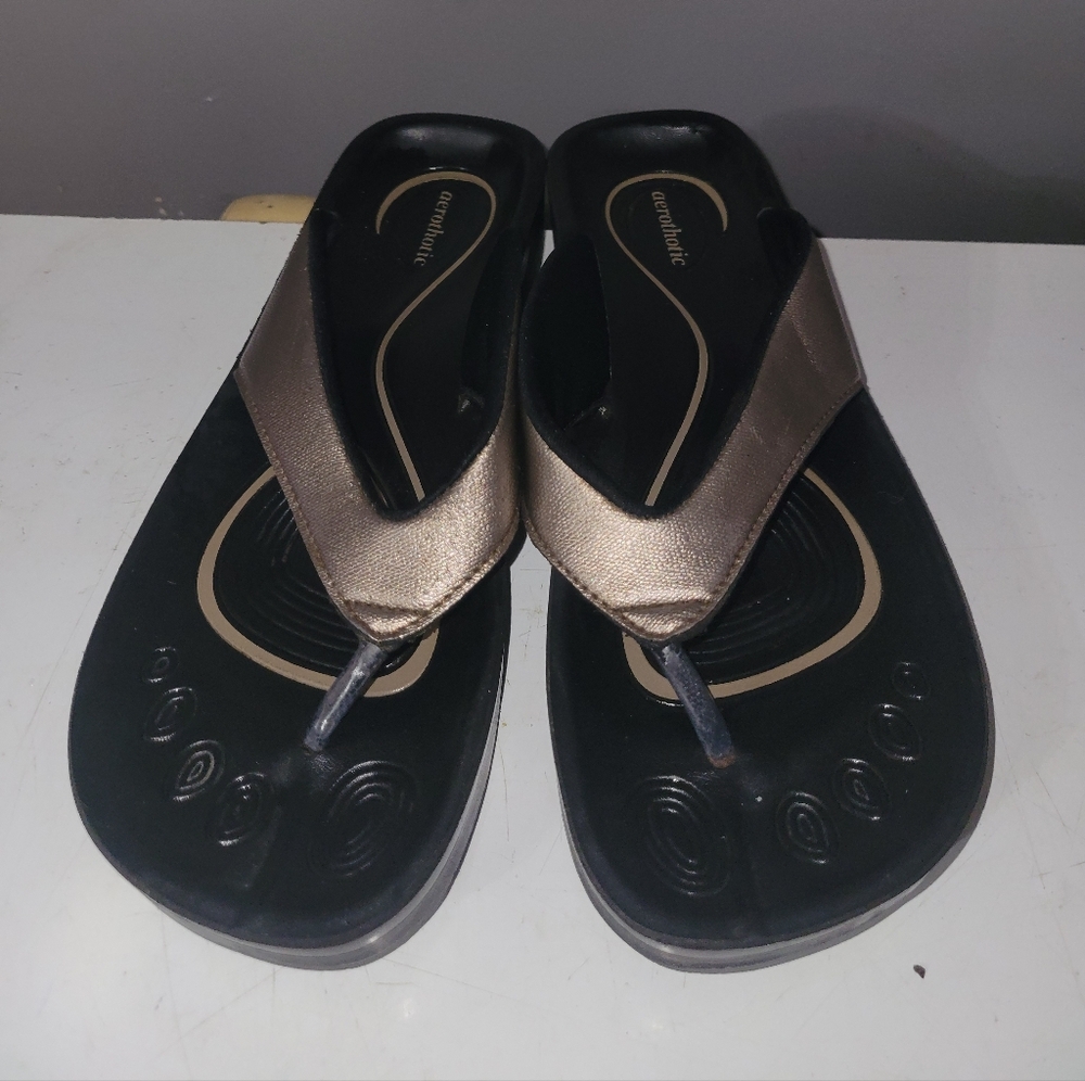 Plantar Fasciitis Black and Gold Sandal